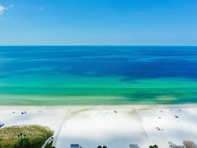 BOHEMIAN CHIC Penthouse on Siesta Key!