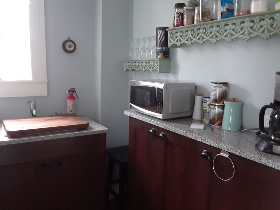 Kitchen / 2nd sink