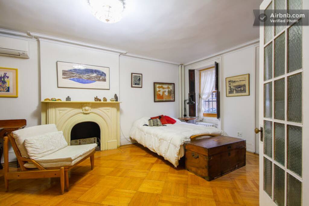 Front bedroom for two.