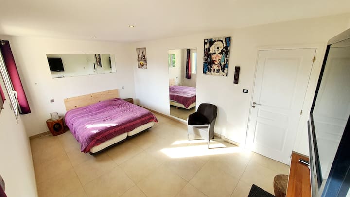 第三间卧室，双人床为160 * 200