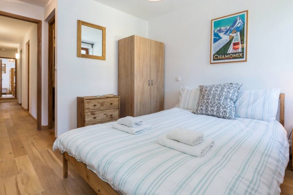 Chambre avec salle de douche indépendante