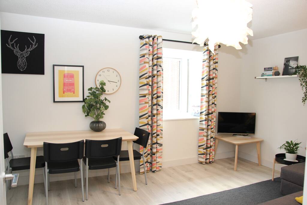 Charming living room with free WiFi