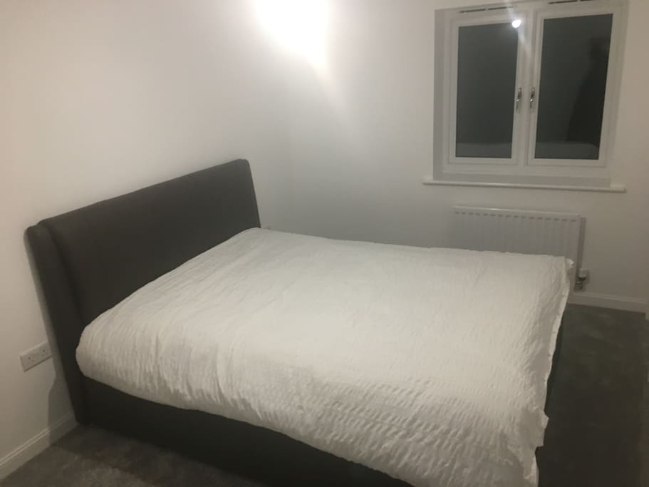 New bedroom - kingsize bed