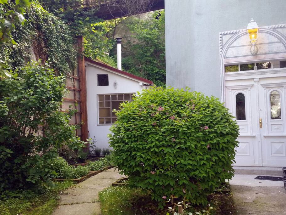 Der Eingang zum Haus ...