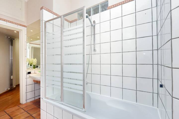 Colosseum panoramic elegant apartment for 6 gallery image 4