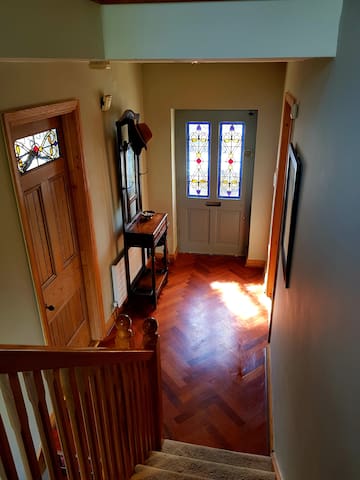 City Centre Stylish Seaside Townhouse gallery image 4