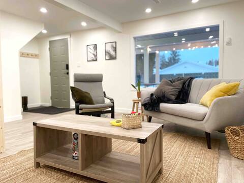 1-bedroom + futon full kitchen lower walkout suite