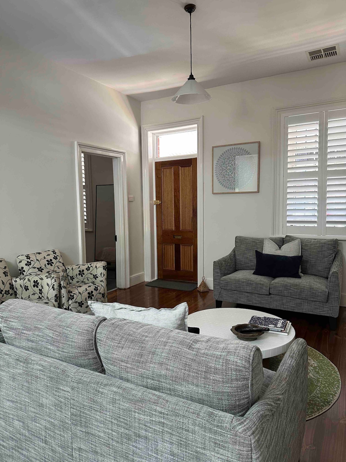 Top Airbnb: East End Cottage with off street parking in Adelaide