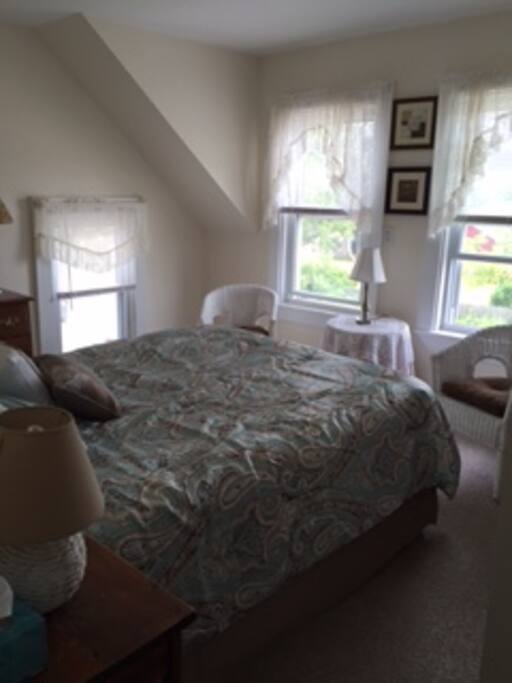 Second floor queen with ocean views