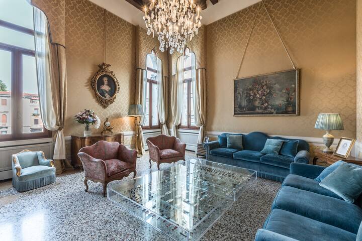 Piano Nobile Loredan on the Grand Canal gallery image 5