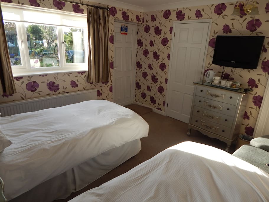 Lavender Twin Garden room - en-suite