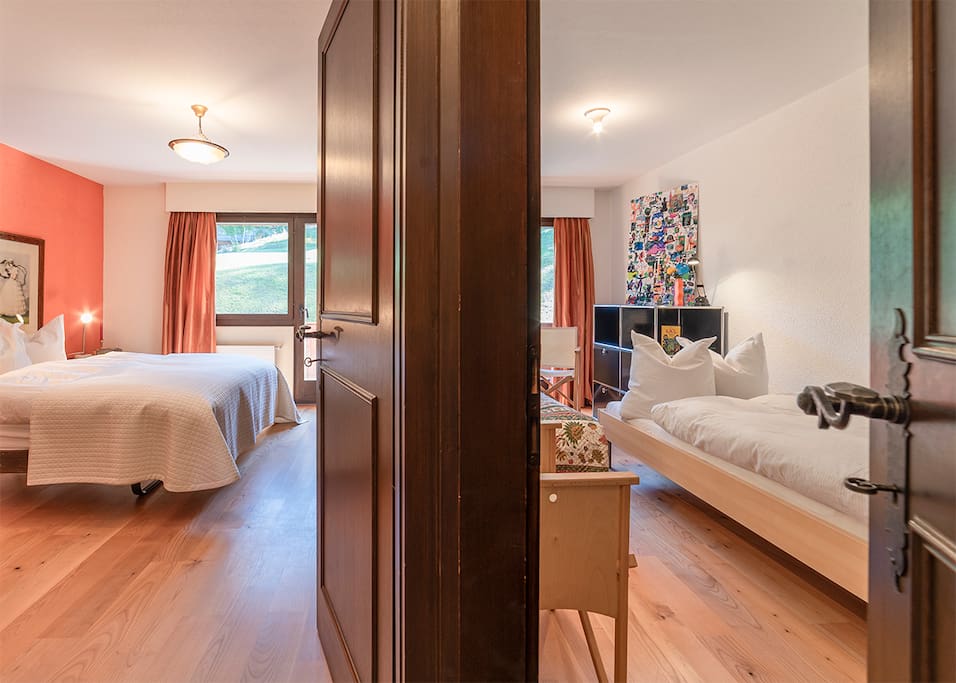 Grossen Doppelzimmer und Kinderzimmer mit 2 Betten