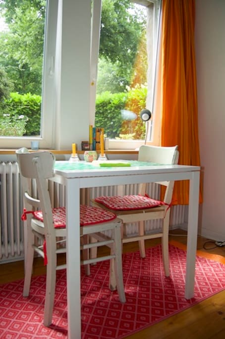 Breakfast/work table