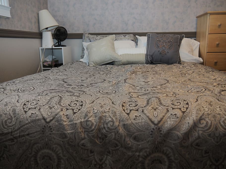 Queen bed