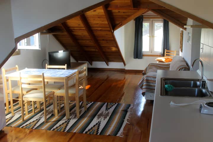 Villa Grazia, West End - Ocean Front Attic - Roatán