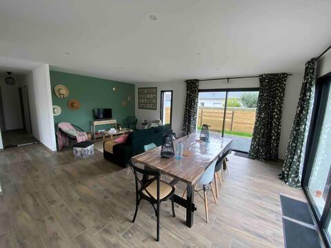 Villa House. Montmartin-sur-Mer. 3 km from the beach. PMR.