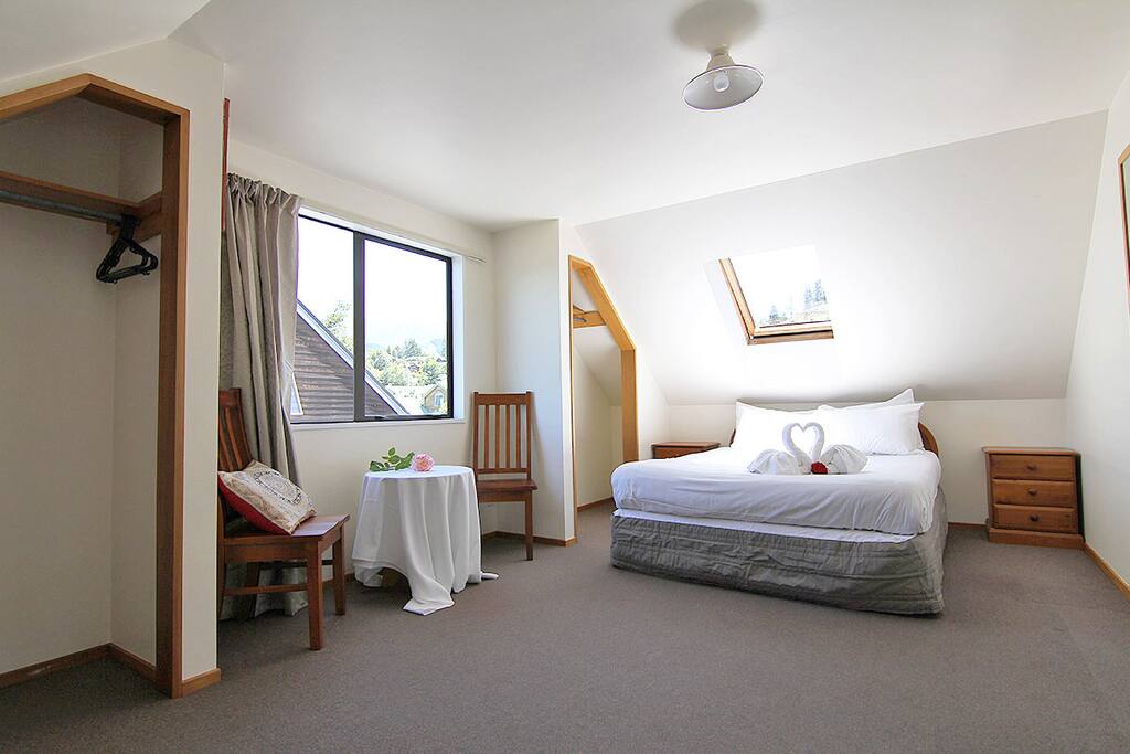 Queen & Single Room Upstairs