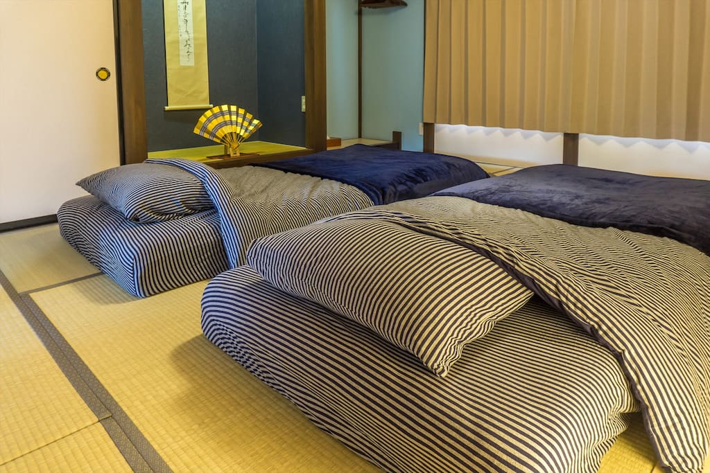 I really care about your sleep. I prepared soft, comfortable Futon that has 20 cm of thickness.