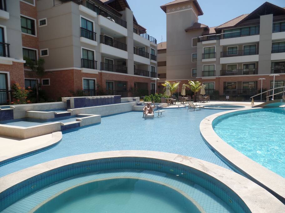 piscina com hidromassagem