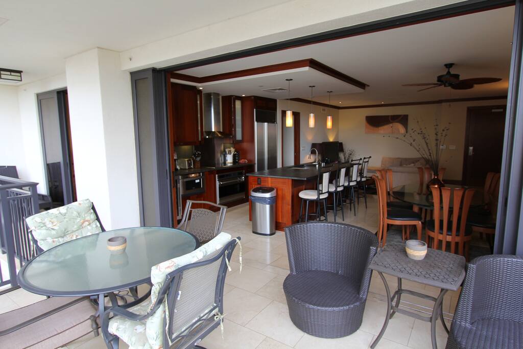 Lanai to Dining Room