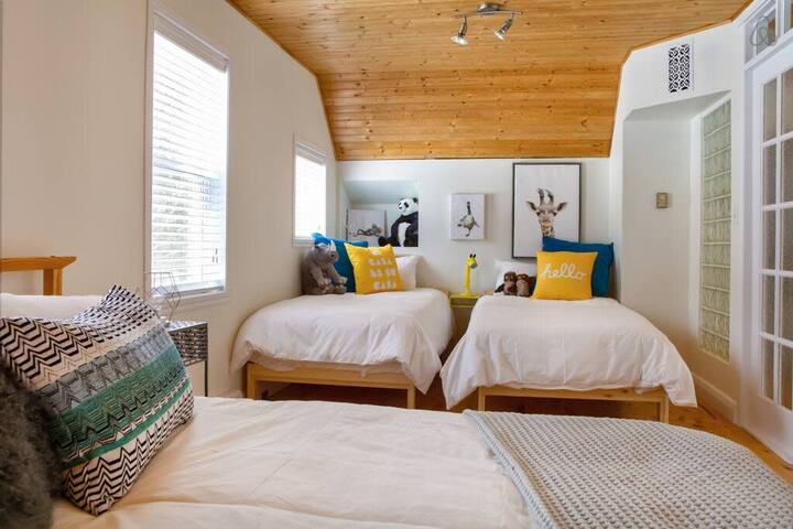 Le 5 Owl Lac Brome Chalets For Rent In Knowlton