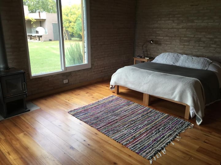 Მასტერ-საძინებელი საკუთარი სააბაზანოთი