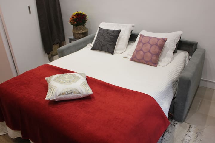 Ambienti i dhomës së gjumit