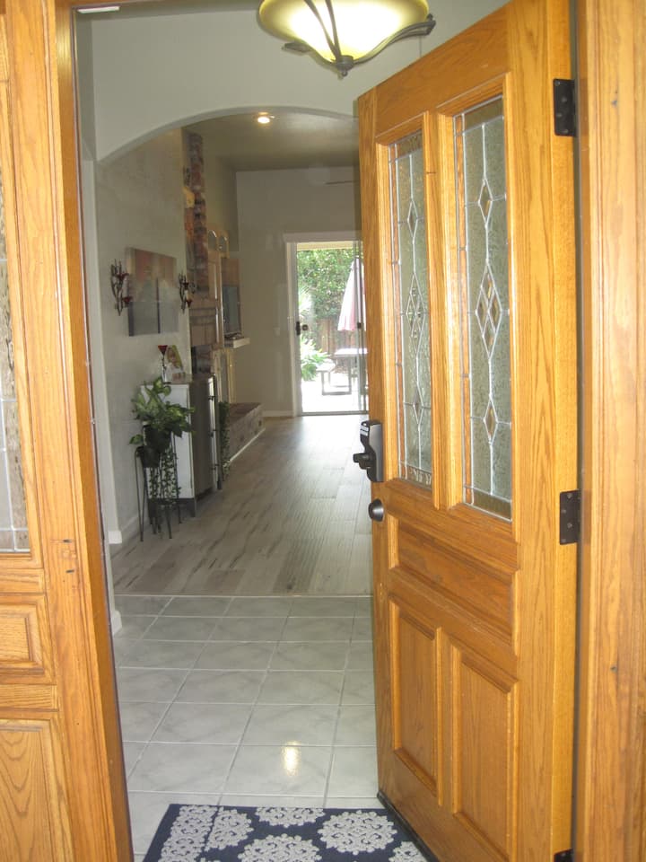Comfy private unit with backyard