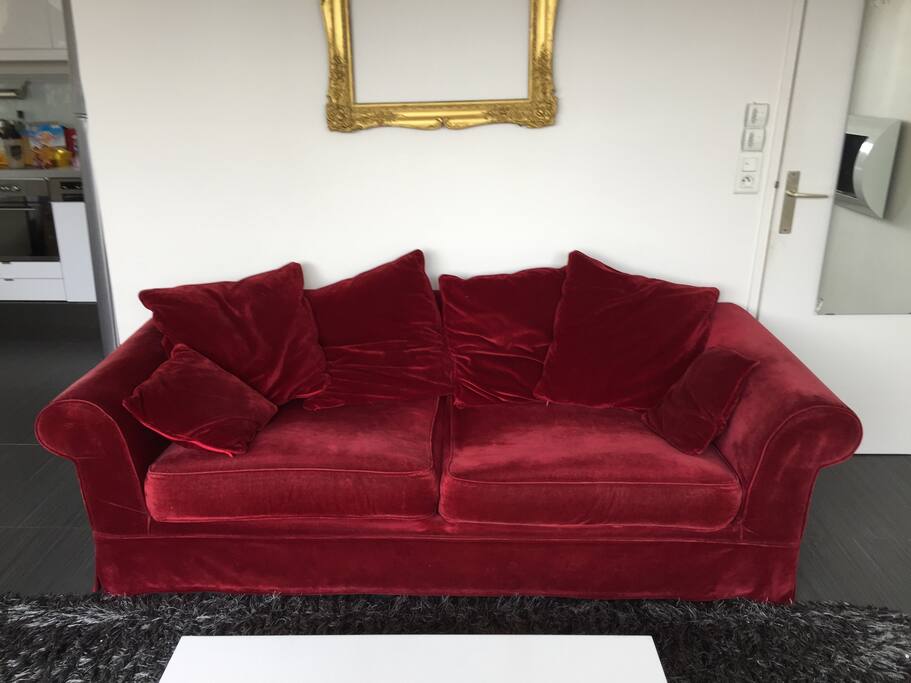 Le canapé ou je dors
The sofa where I’m sleeping...