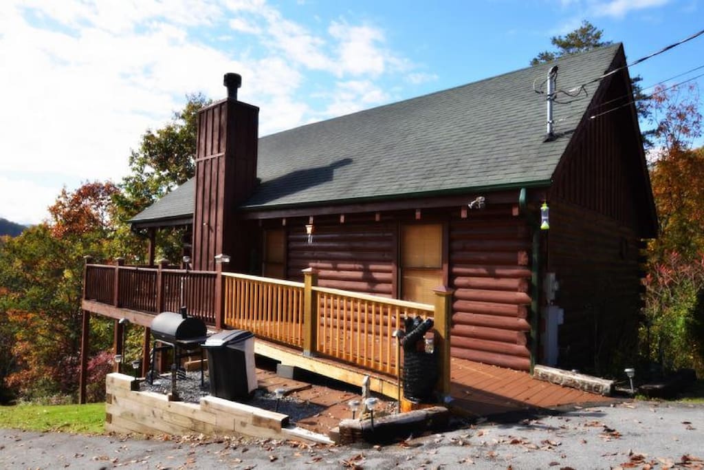 Beautiful one bedroom Custom Log Cabin