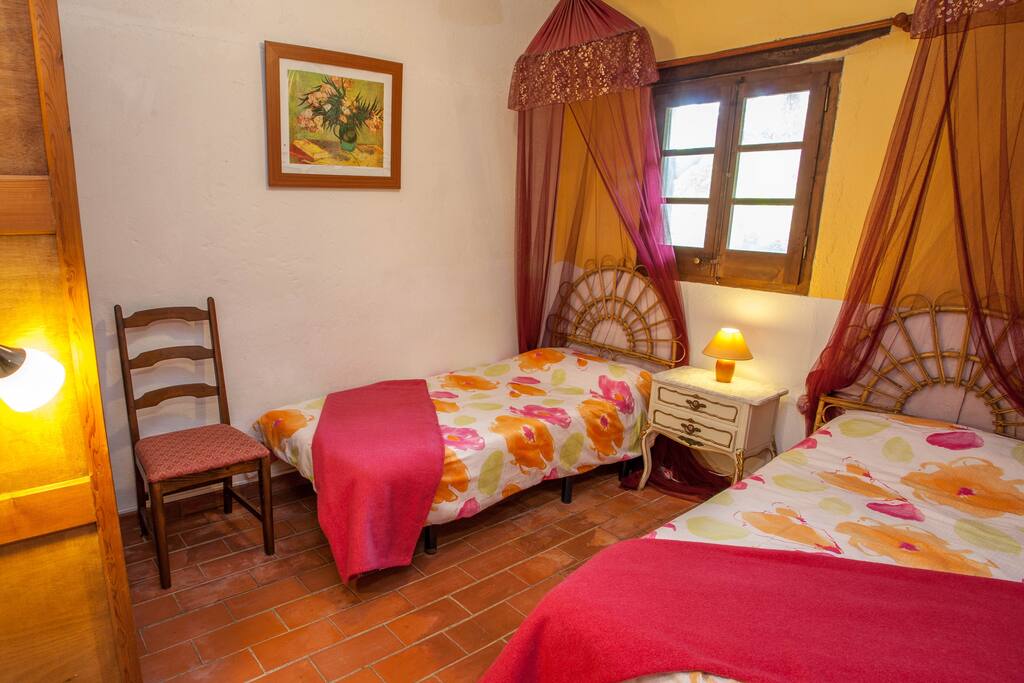 Twin bedroom at the front of the property