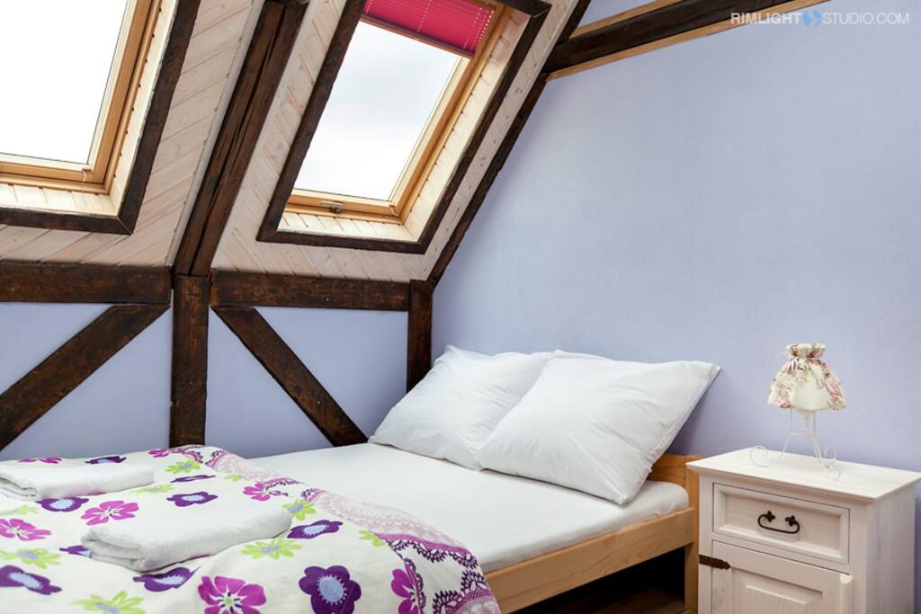 apartament lawendowy -sypialnia