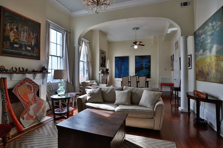 Garden District Mansion Apartment