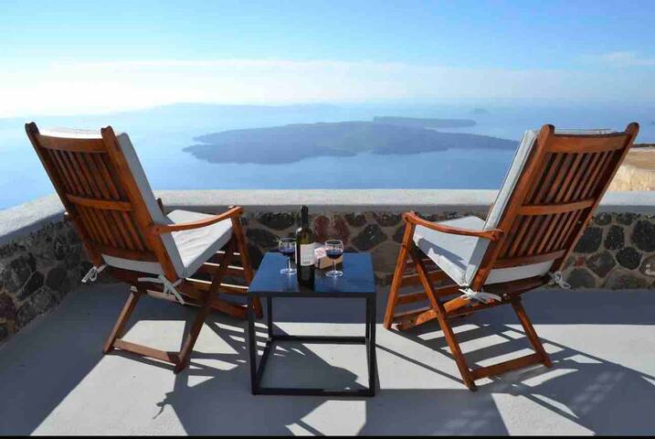 Private Villa for 6 with caldera view gallery image 2