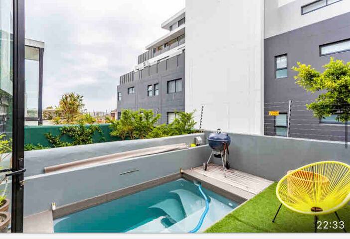 Family holiday-home with pool. gallery image 5