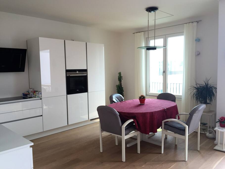 2/24 Bright Luxury in Düsseldorf-Oberkassel
