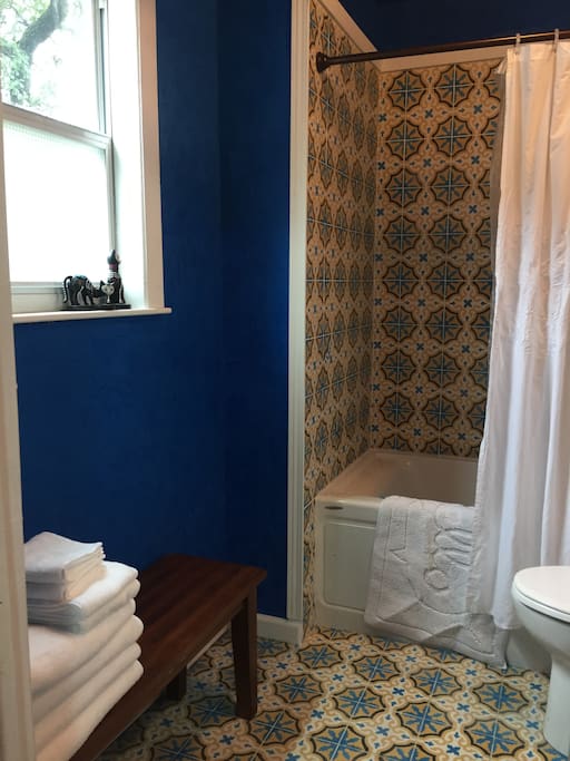 Bathroom: Mexican tiles and Venetian plaster, heated whirlpool jet tub