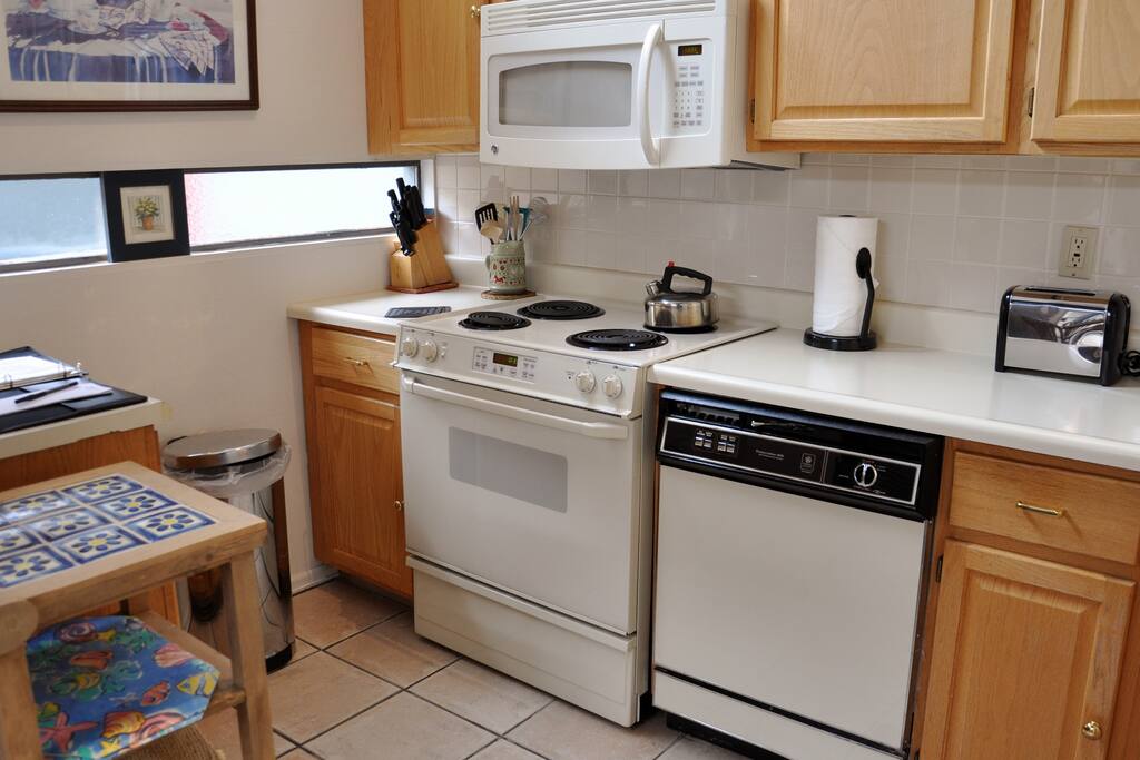 Full kitchen