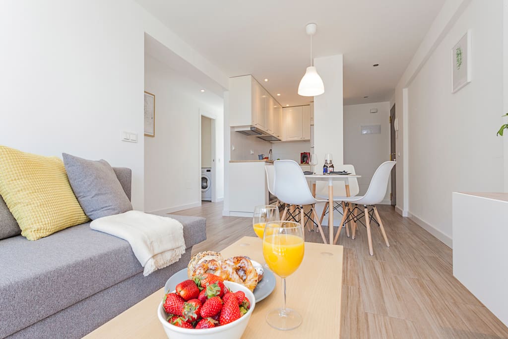 “Thanks a lot for the amazing holidays! We really enjoyed our stay, everything went fine and the communication was excellent!
Fab is the best host we ever had! :-) We will definately recommend him and this apartment :-)” Julia - Apr 2018