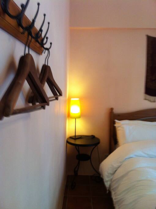 Double room A with a balcony - NT$1800 per night (雙人套房A,有陽台)