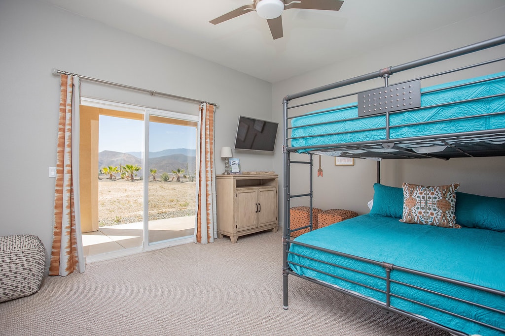 Krevet na kat, spavaća soba br. 4, bračni krevet (160x200)