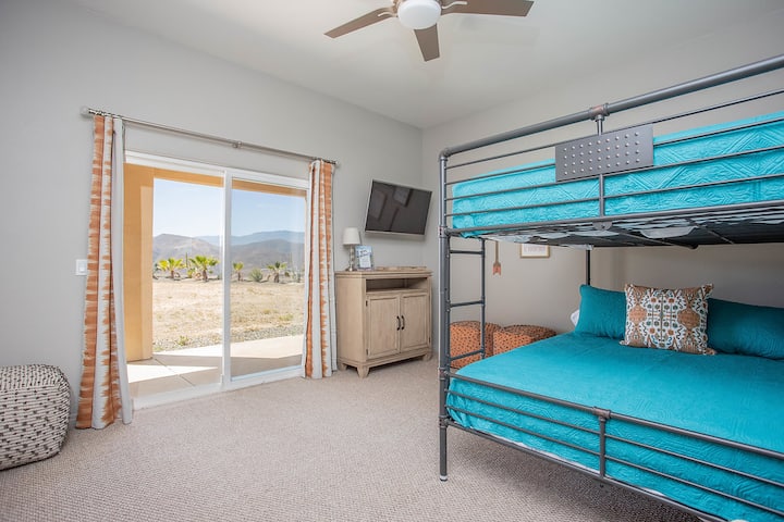 Bunk bed room, bedroom #4, queen bunk beds