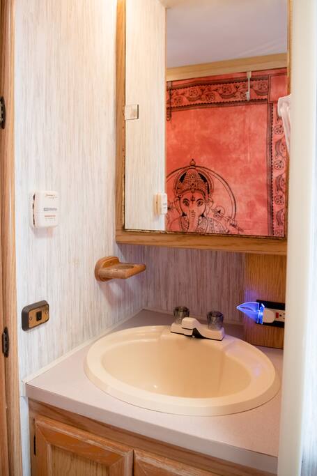 Vanity Mirror, sink is non-operable