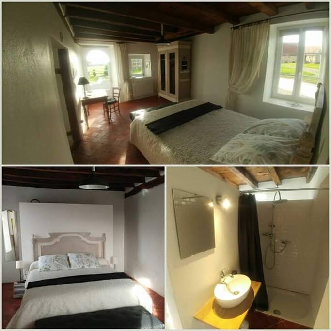 Chambre 1 au rez-de-chaussé avec espace salle de bain