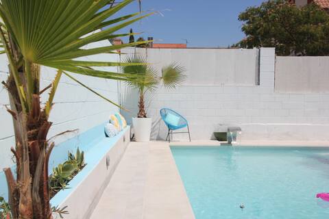 Detached house, private pool and air conditioning