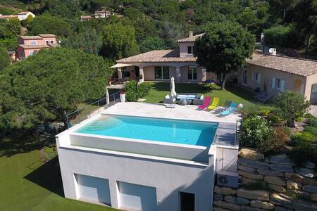 Maison résidentielle dans écrin de verdure