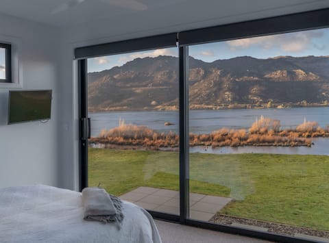 Successful Airbnb property: Head of the Lake B & B -Book a 1 or 2 Bedroom Unit in Central Otago District West