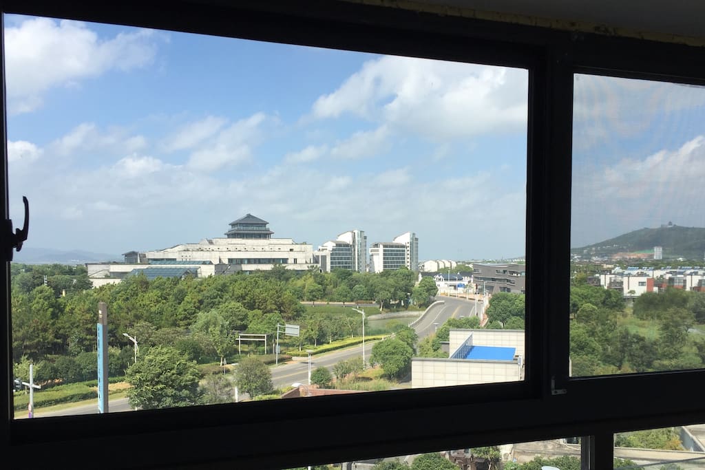 广角全景窗,可从多个角度观赏周边美景。