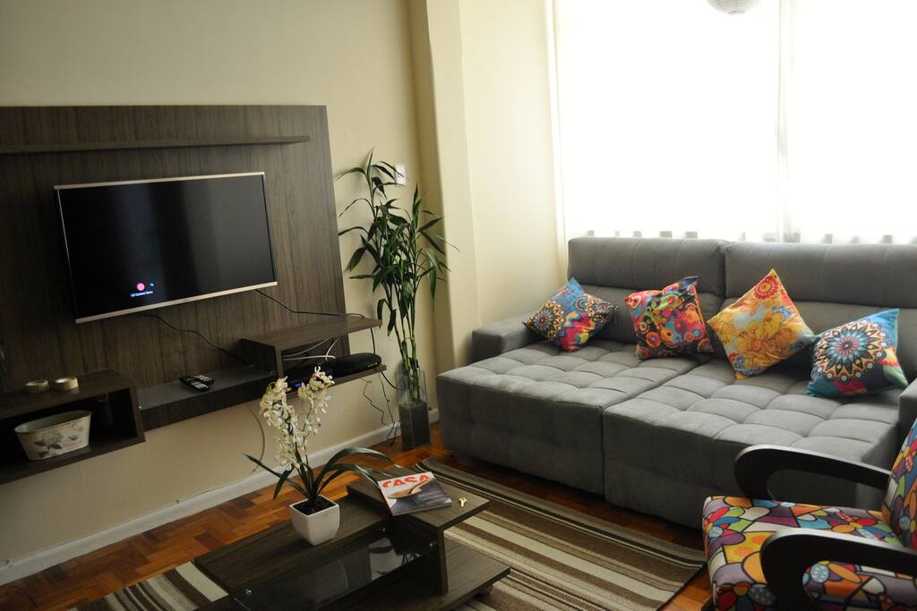 Sala principal, área de lazer com sofá-cama