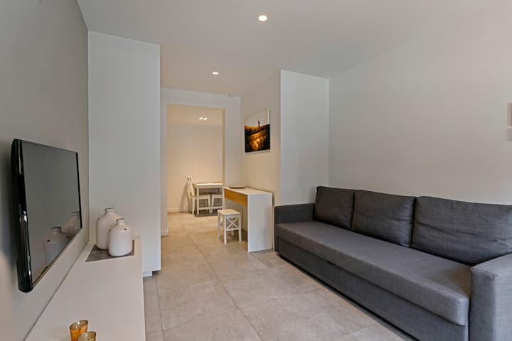 New studio close to station, shops, beach and city center of Knokke